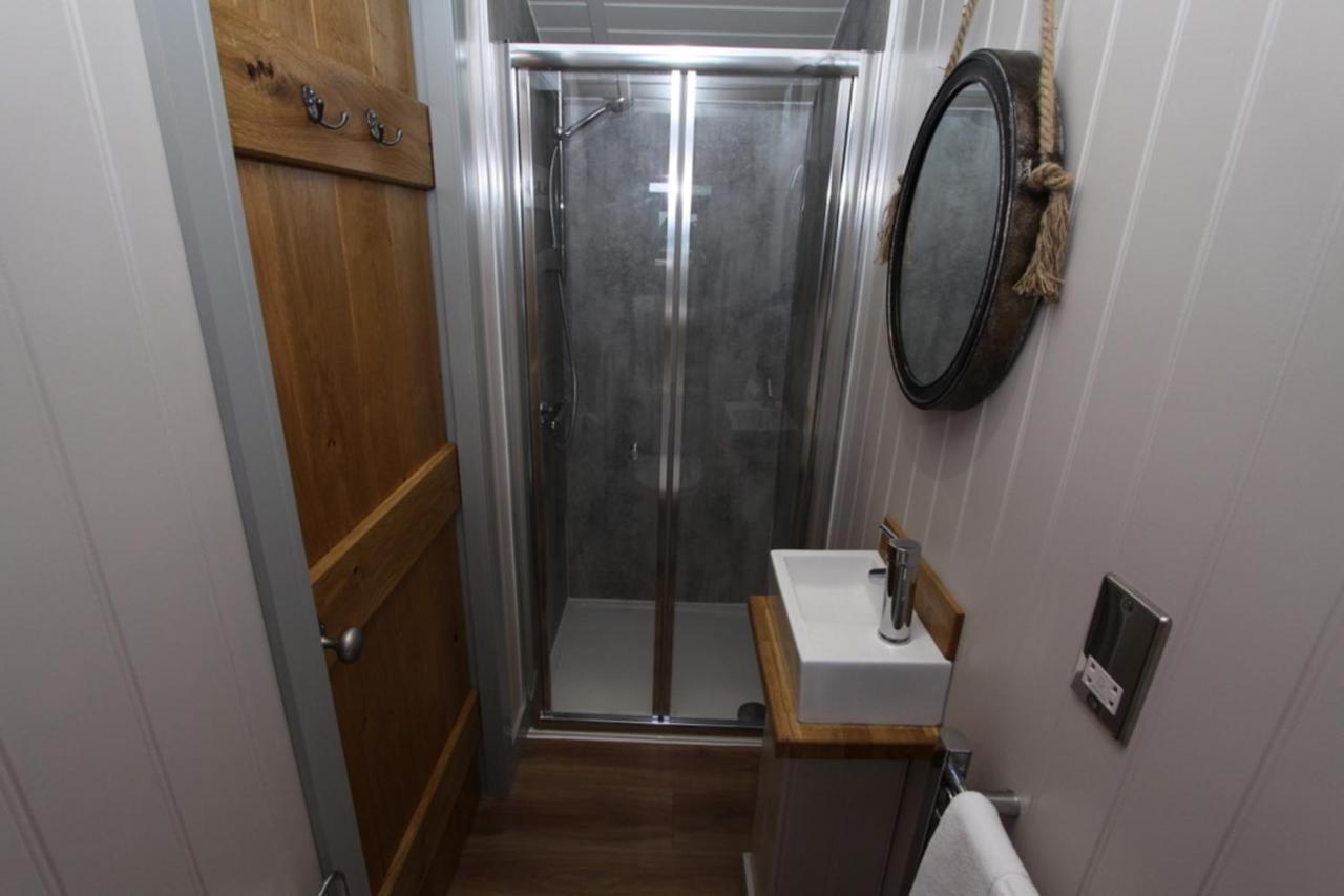 Springwood Shepherd Huts Glamping * Йорк