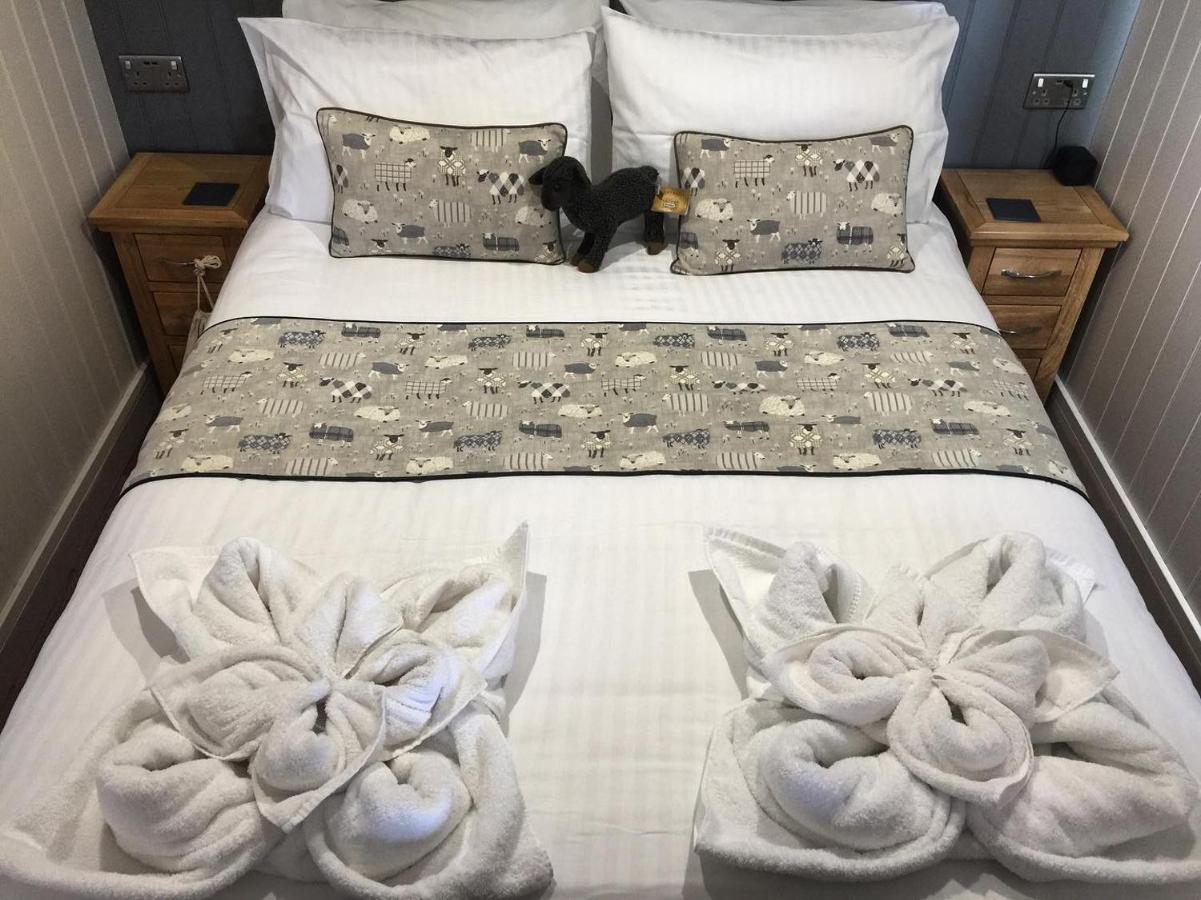 Springwood Shepherd Huts Glamping Йорк