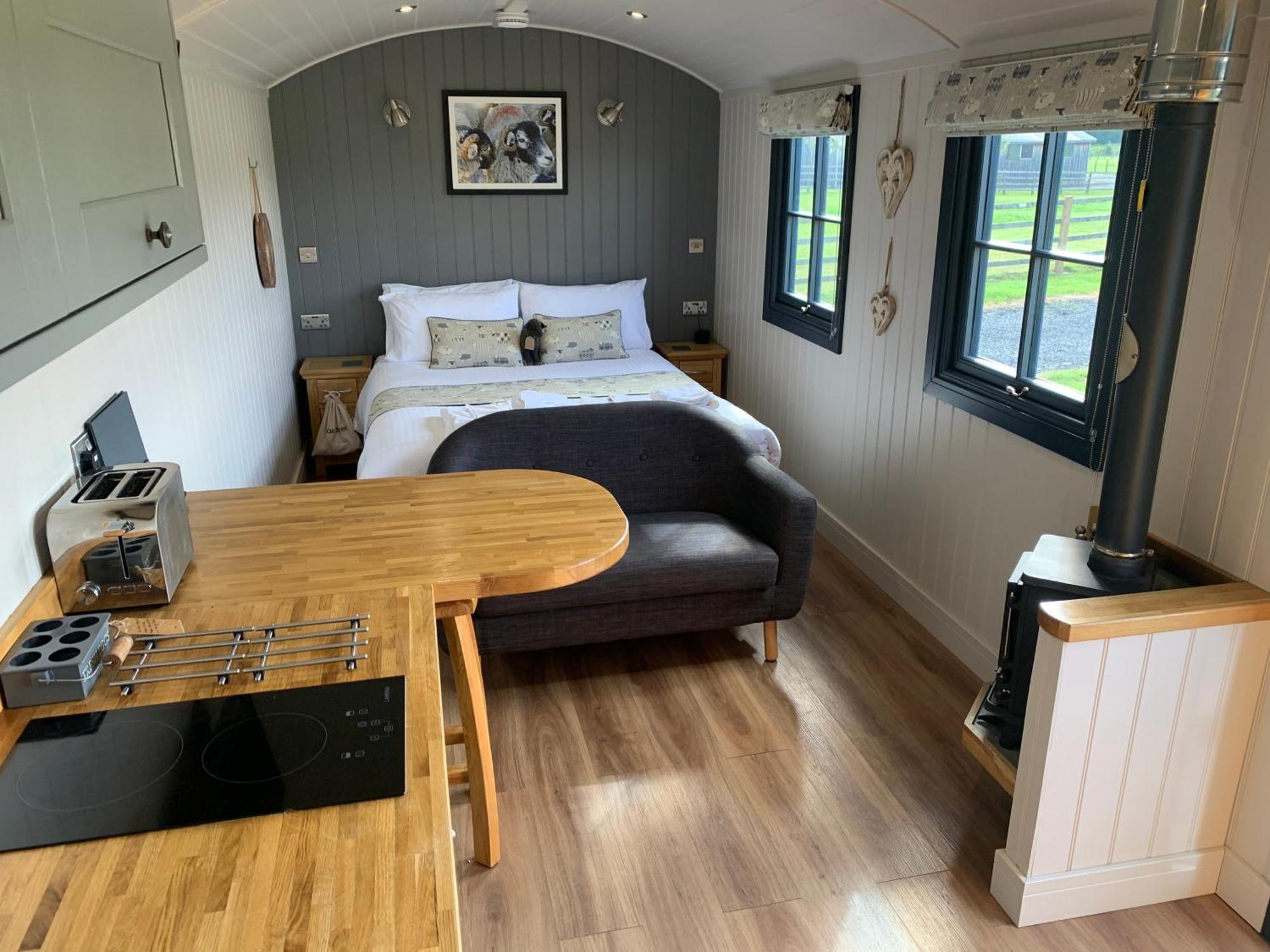 Springwood Shepherd Huts Glamping
