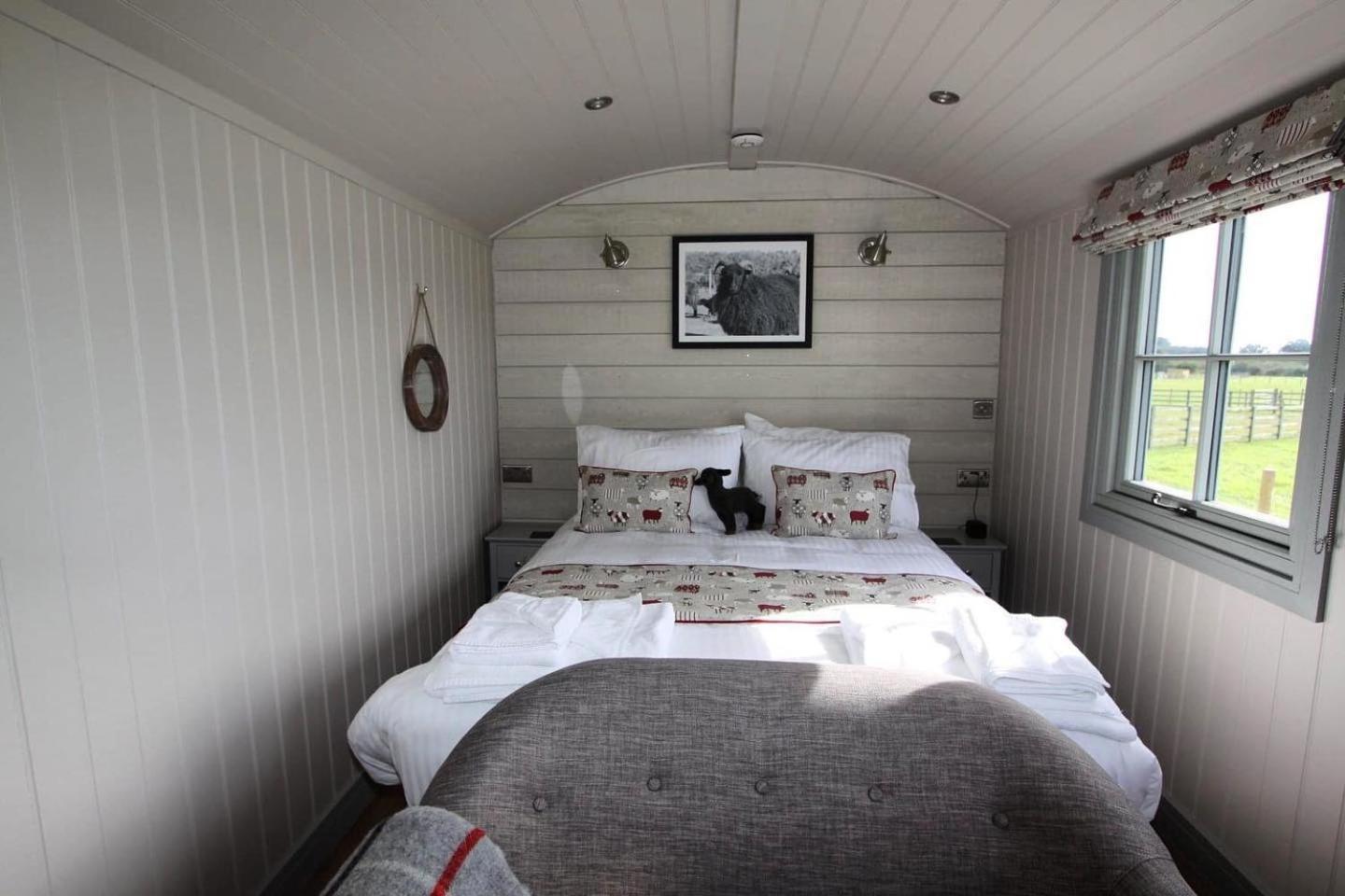 Springwood Shepherd Huts Glamping Дом отдыха