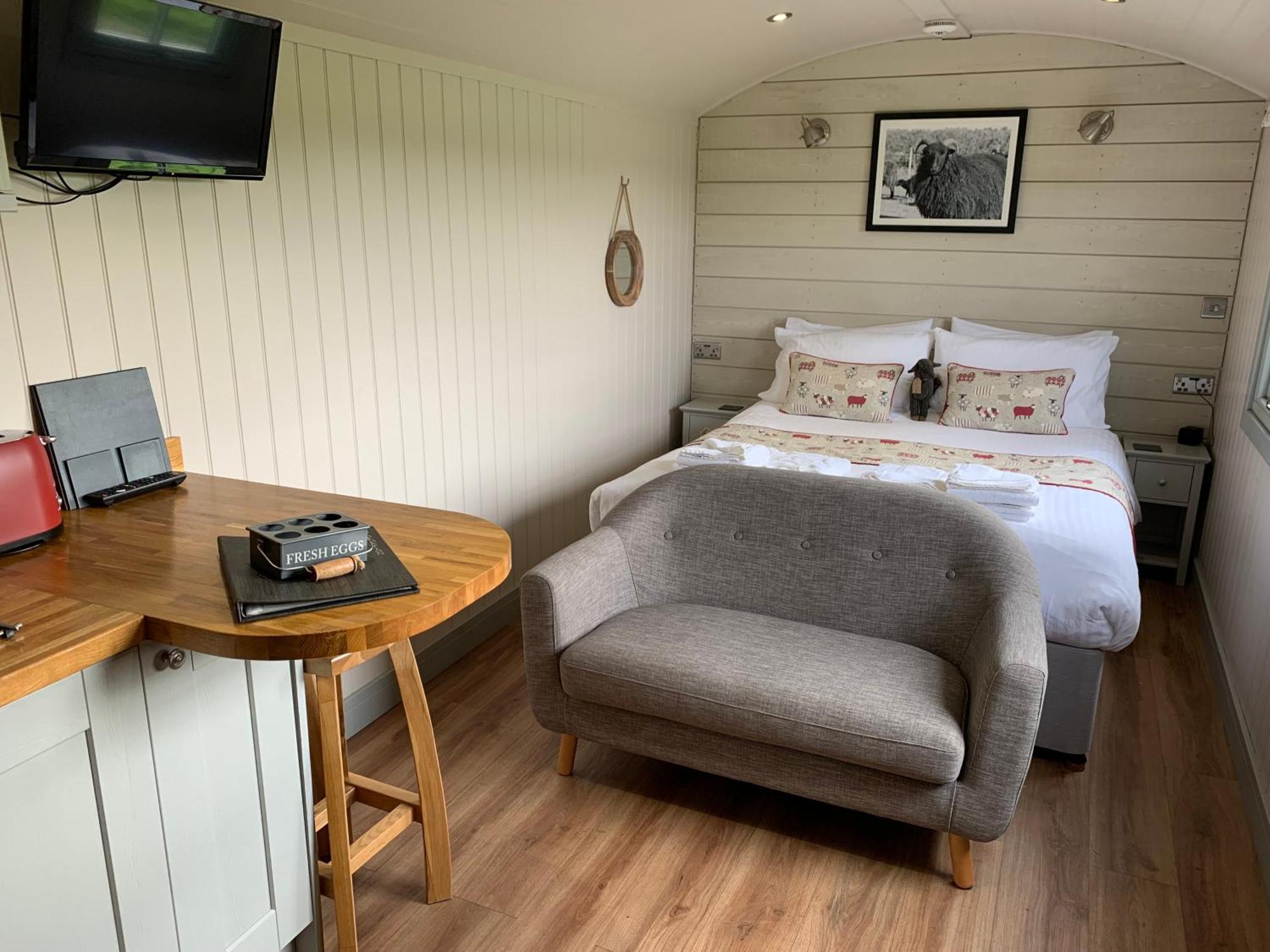 Springwood Shepherd Huts Glamping Йорк